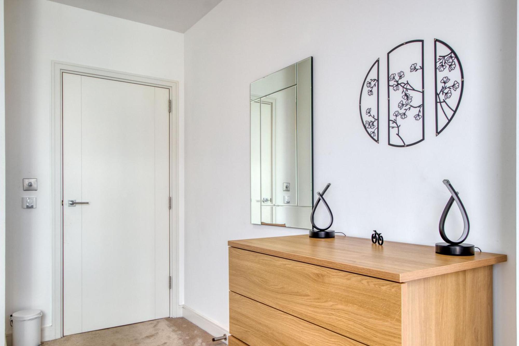 Stylish And Spacious- One Bed In Nine Elms Apartament *