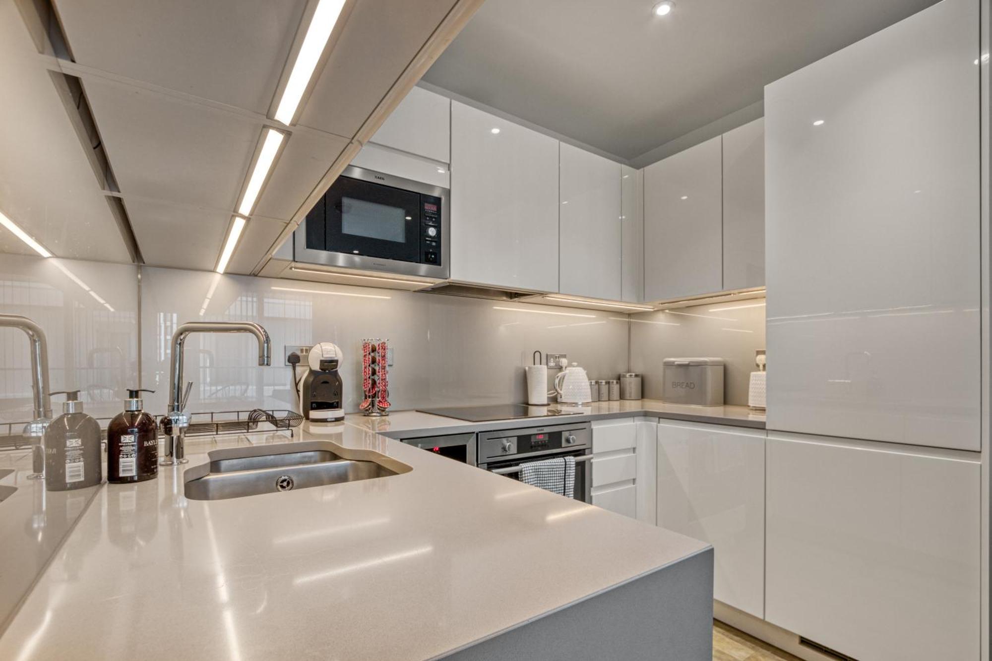 Stylish And Spacious- One Bed In Nine Elms Apartament *
