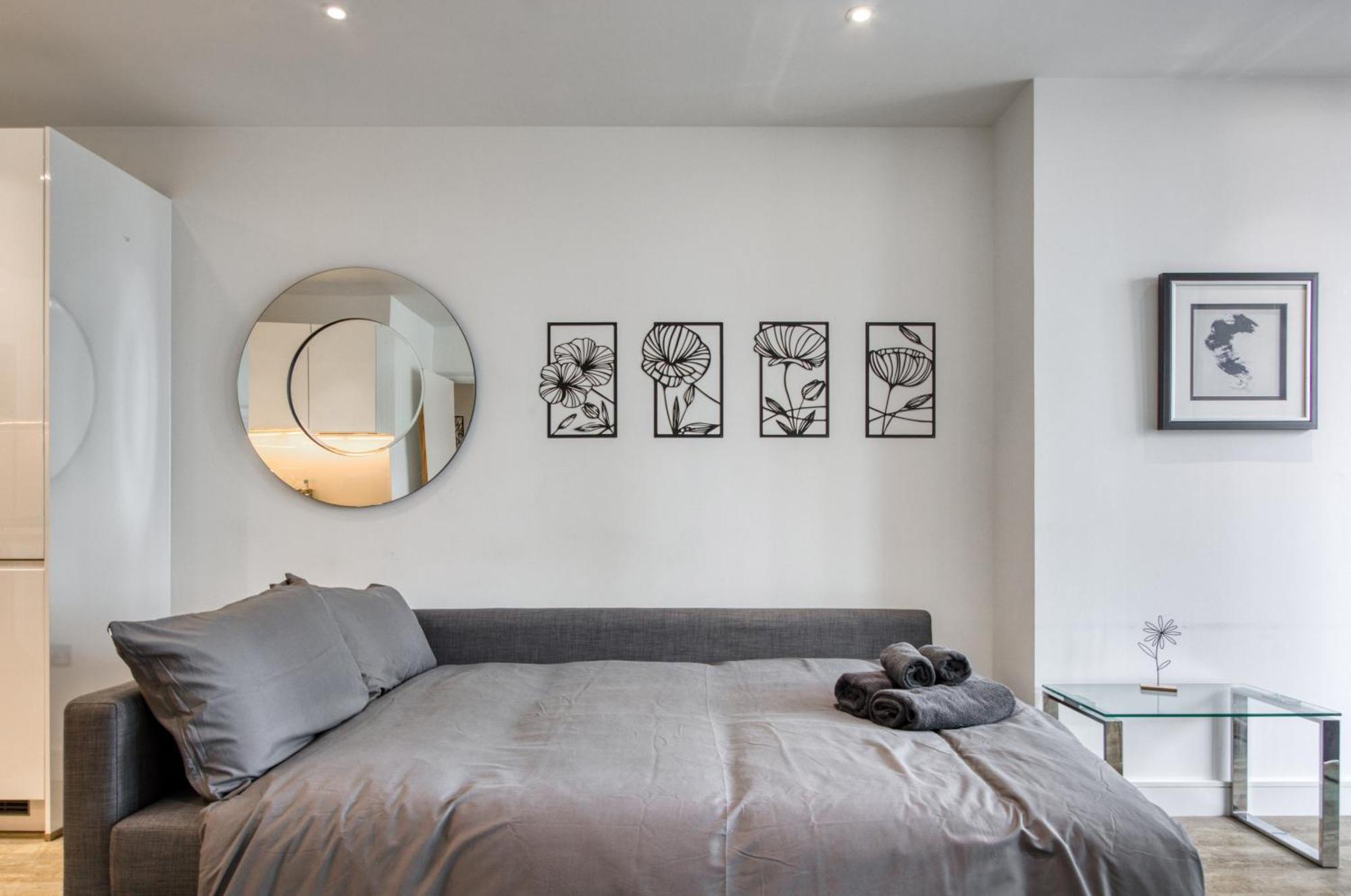 Apartament Stylish And Spacious- One Bed In Nine Elms Londra