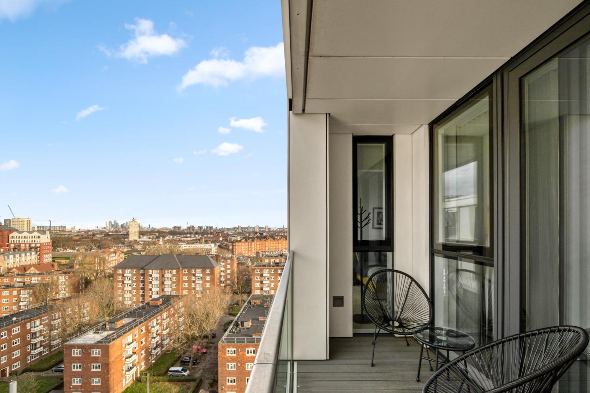 Stylish And Spacious- One Bed In Nine Elms Apartament